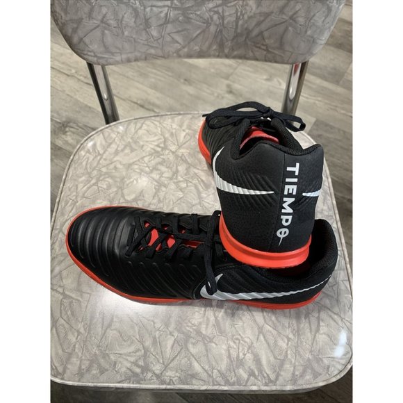 Men’s Nike Tiempo Legend 7 Club IC Running Shoes Black Red Like New Size 10.5 - Picture 2 of 6